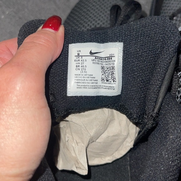 Nike KYRIE FLY TRAP ZOOM BLACK & GOLD Men’s 9.  NEVER WORN. NEW NO BOX - Picture 8 of 8